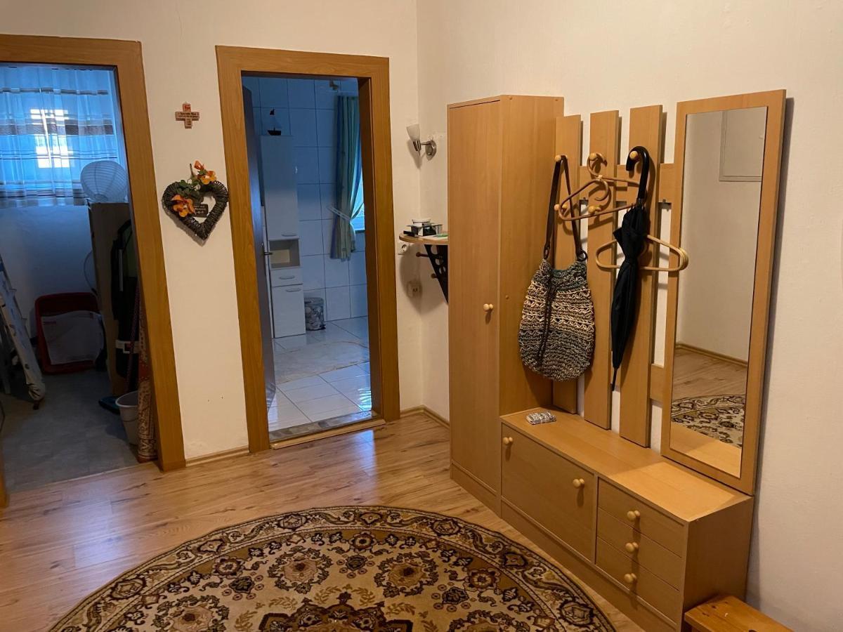 Schoene Ferienwohnung In Bahnhofsnaehe Fuer Urlaub, Studium Oder Arbeit Deggendorf Bagian luar foto
