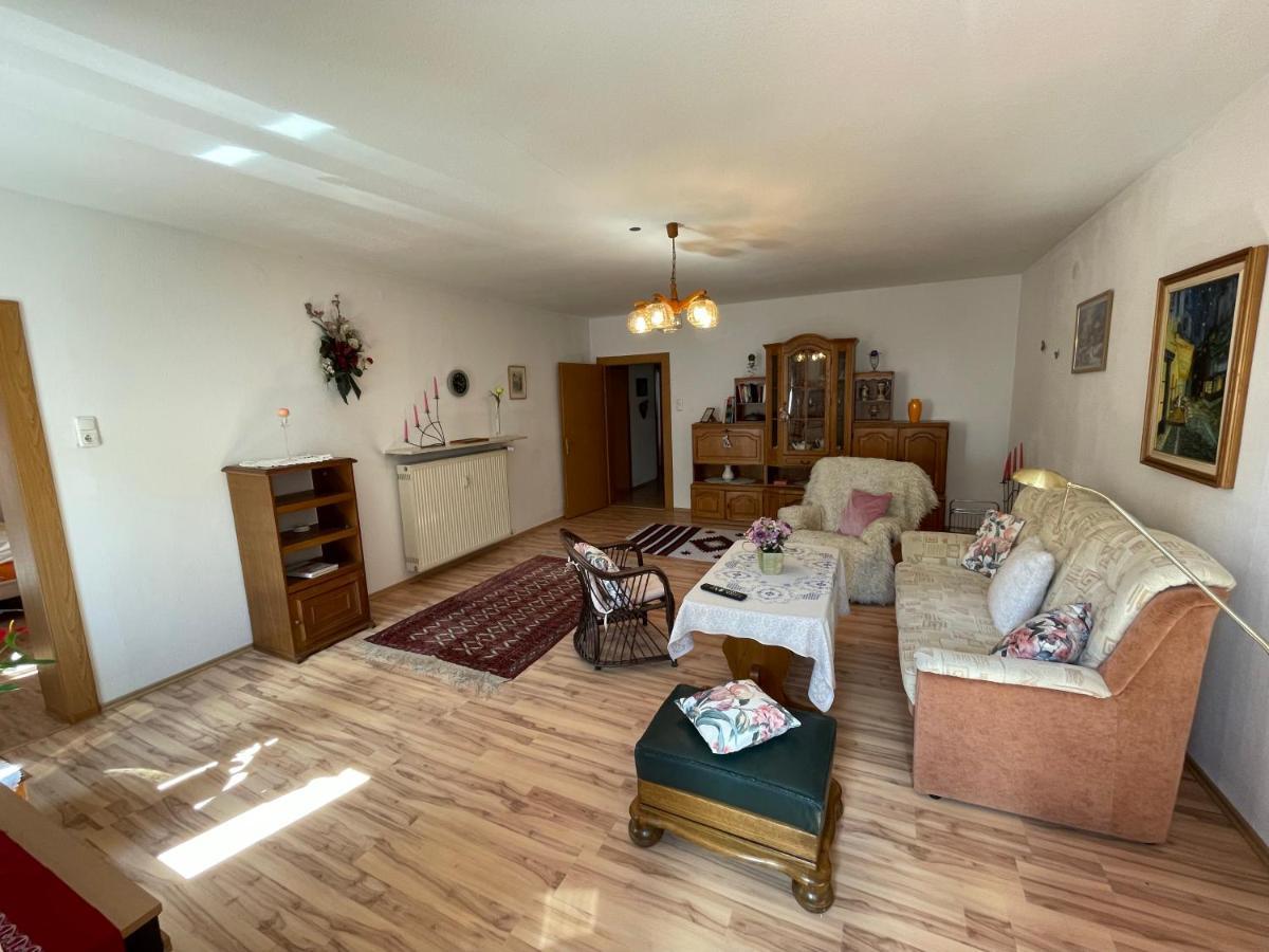 Schoene Ferienwohnung In Bahnhofsnaehe Fuer Urlaub, Studium Oder Arbeit Deggendorf Bagian luar foto