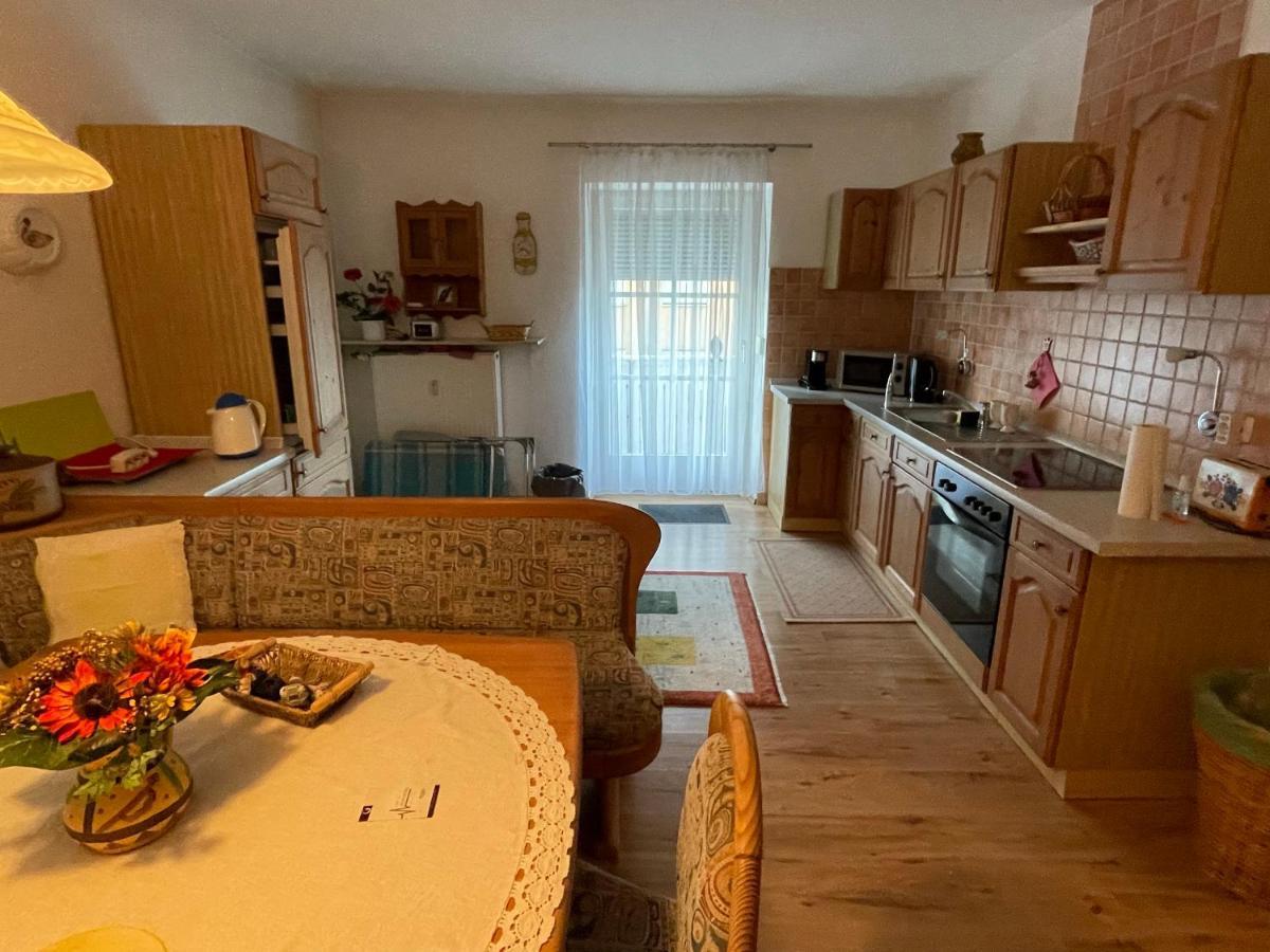 Schoene Ferienwohnung In Bahnhofsnaehe Fuer Urlaub, Studium Oder Arbeit Deggendorf Bagian luar foto