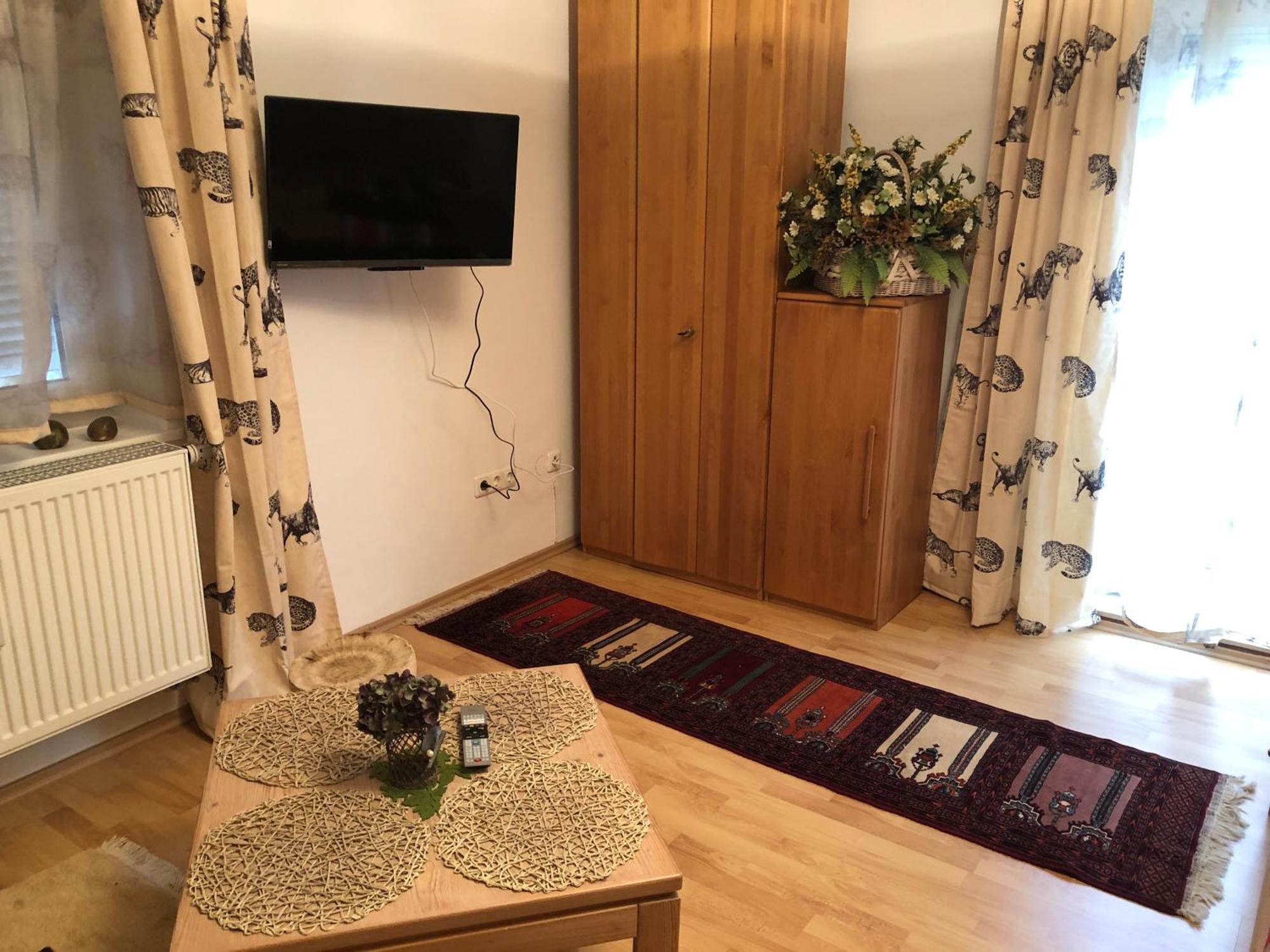 Schoene Ferienwohnung In Bahnhofsnaehe Fuer Urlaub, Studium Oder Arbeit Deggendorf Bagian luar foto