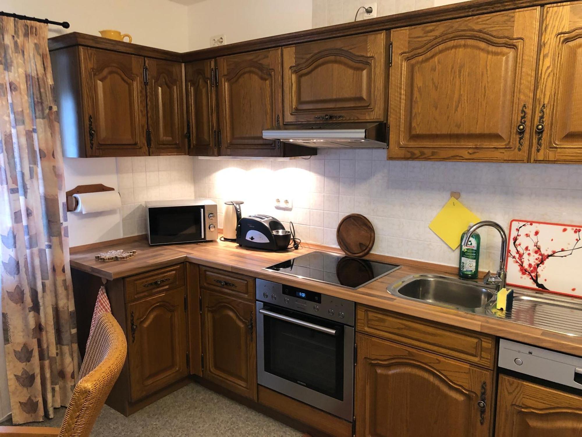 Schoene Ferienwohnung In Bahnhofsnaehe Fuer Urlaub, Studium Oder Arbeit Deggendorf Bagian luar foto